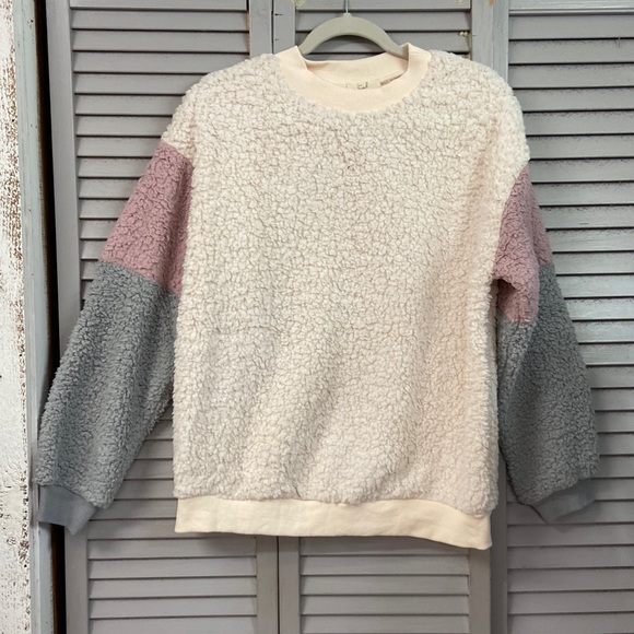 easel Tops - Top Easel LA Faux Teddy Fleece Cream with Purple and Green sleeve